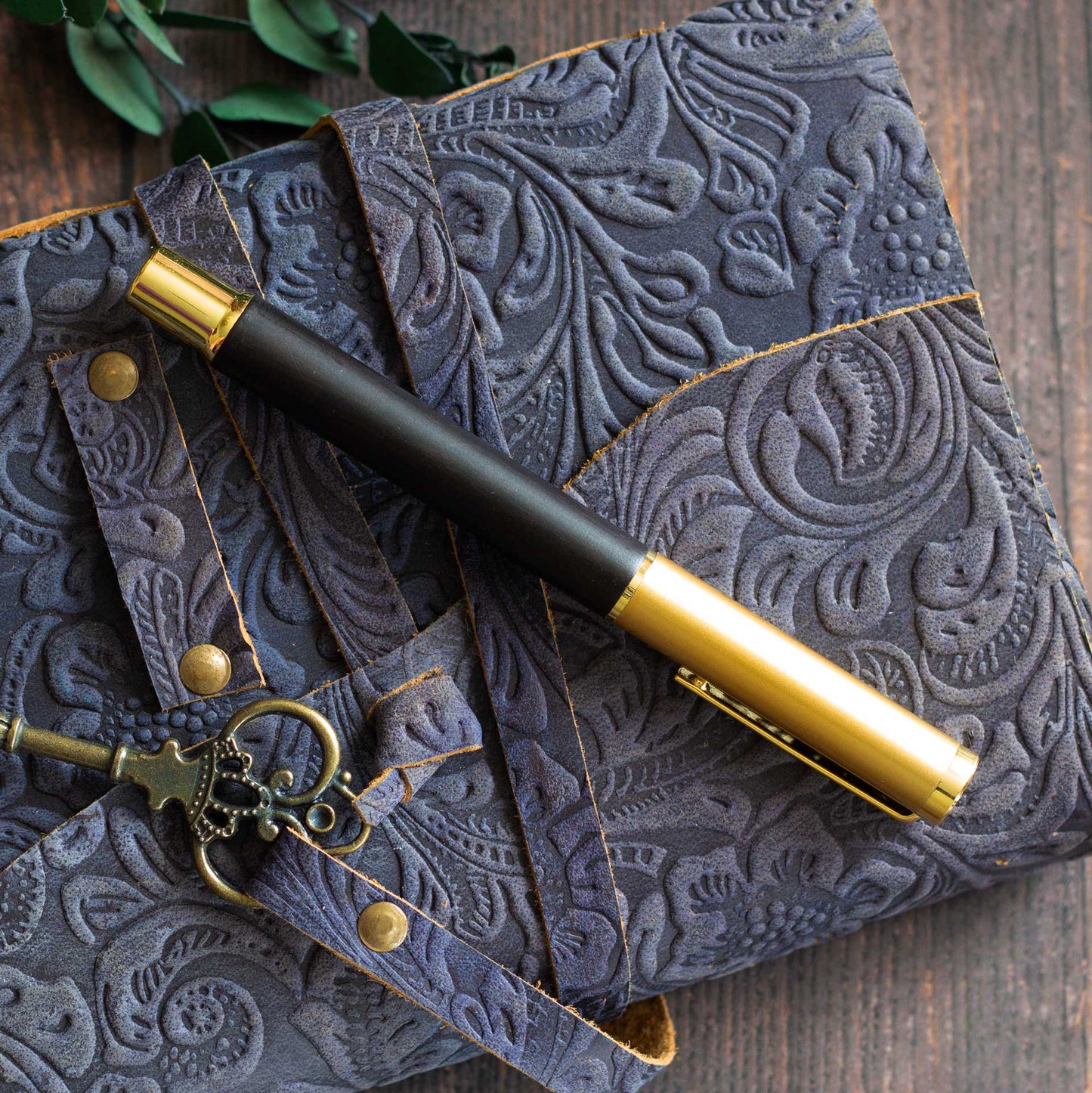 Classic Wooden Gel Pen - Sandalwood-Black Wood Body, Black Ink & Brass Accents