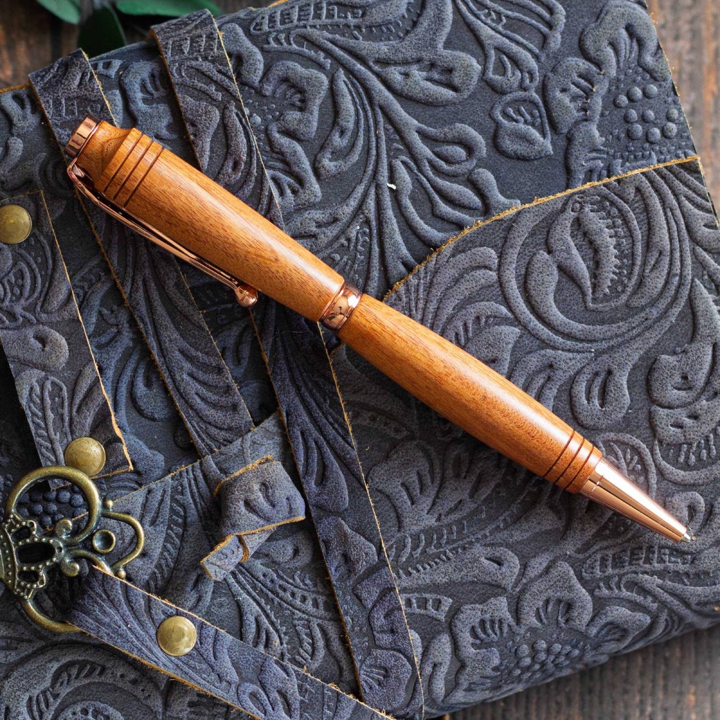 Vintage-Styled Simple Wooden Pen. Ballpoint pen, black ink.