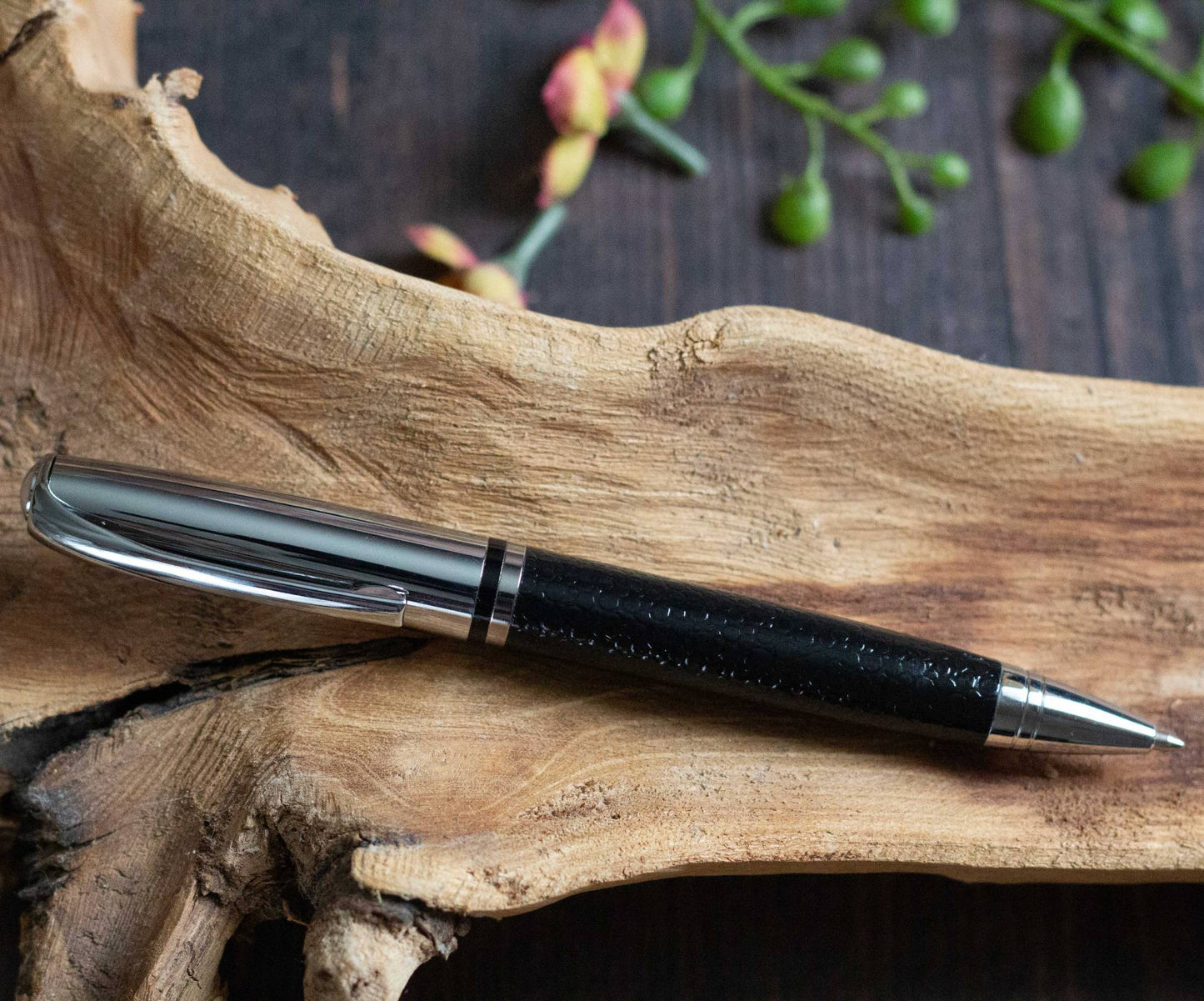 Retro Black Executive Pen. Black ink, ballpoint pen, twist action.