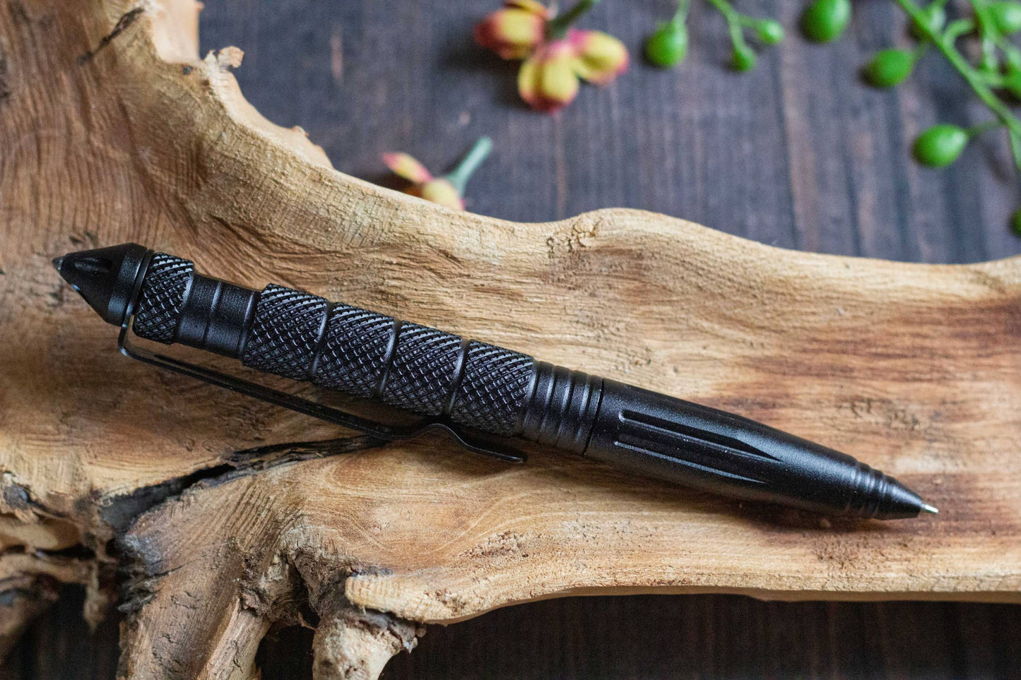 Outdoor Tactical Pen. Metal with black ink, for walking and survival